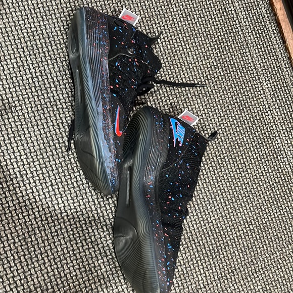 Nike zoom. Used a handful of times. - Picture 3 of 4